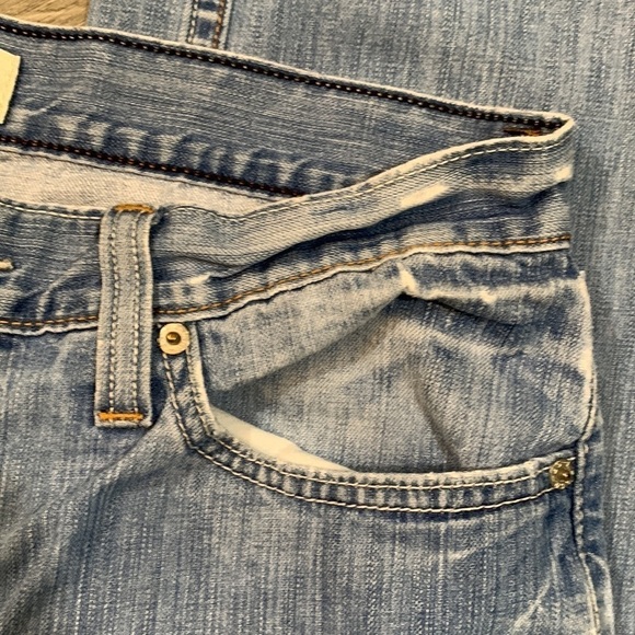 Levi’s 514 slim Strsight Distressed Lightweight Light Wash Jeans size 33x32 - Picture 10 of 13